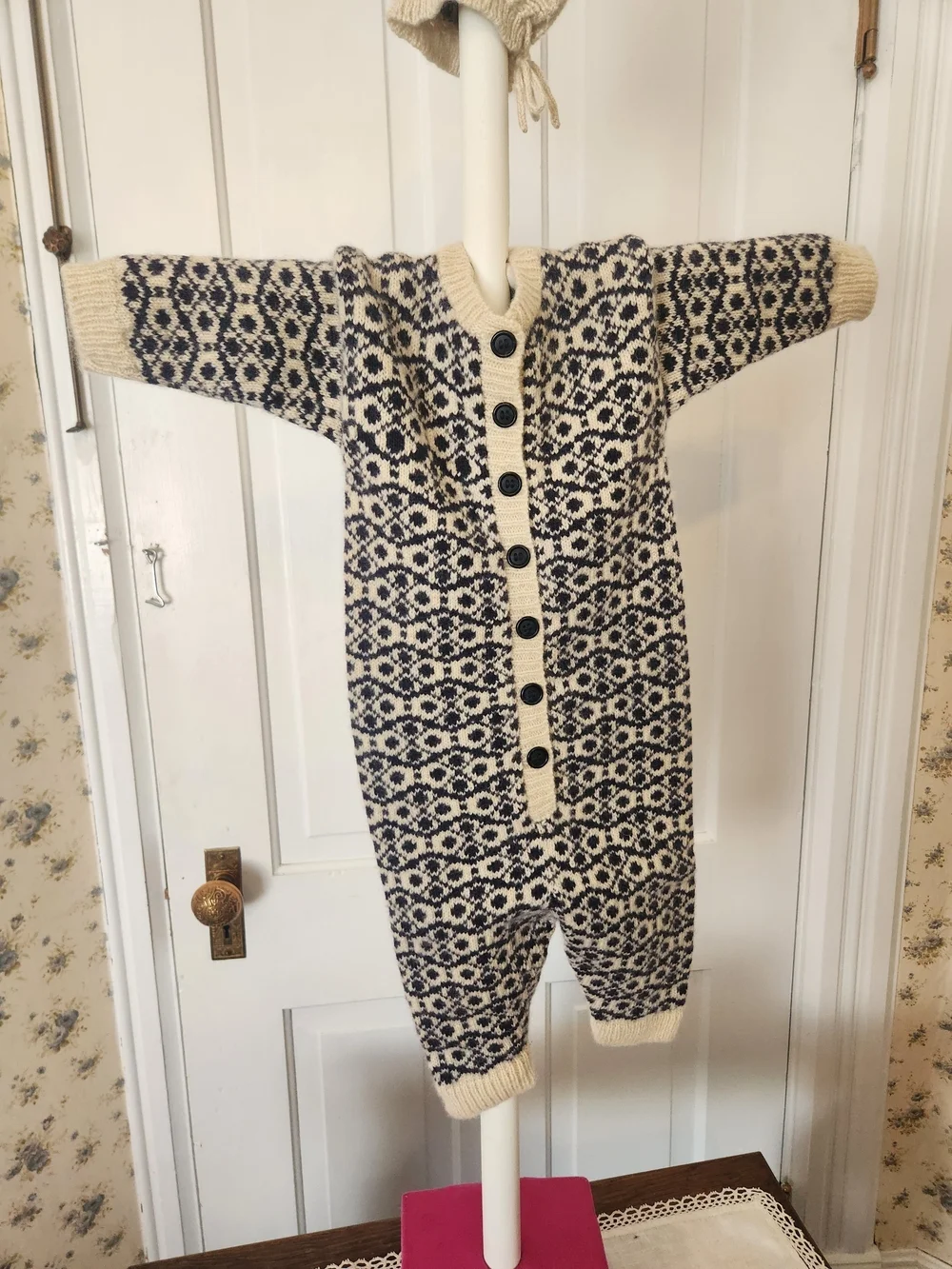 100% American Cashmere Cream & Navy Baby Onesie Pajamas 3-6 Mo